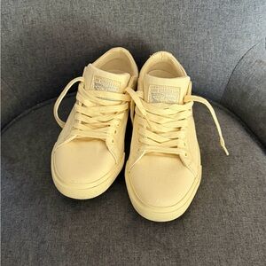 Levi's Light Yellow Sneakers